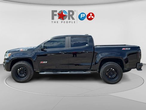 Used 2021 Chevrolet Colorado Z71 w/ Z71 Midnight Edition AWD/4WD image 2