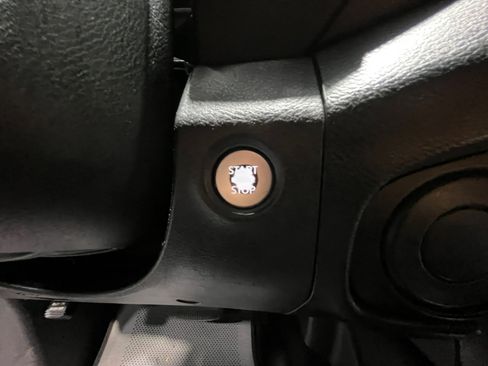 Certified 2022 Nissan Frontier S image 30