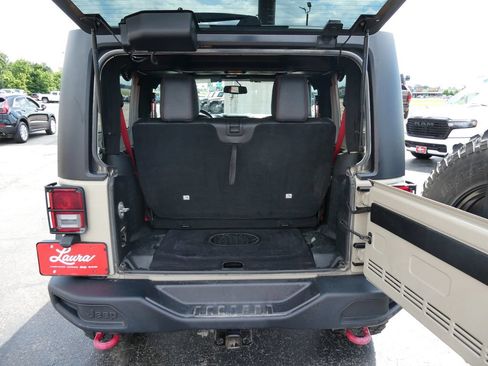 Used 2017 Jeep Wrangler Rubicon AWD/4WD image 15