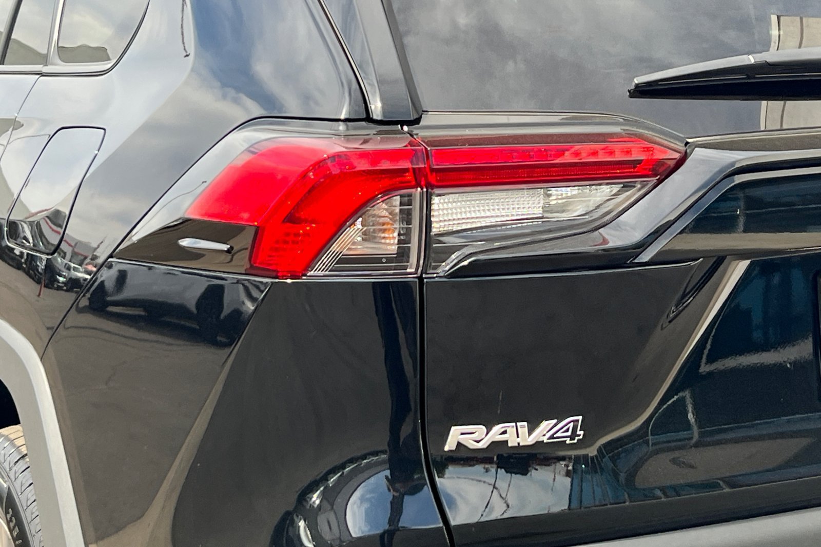 Certified 2023 Toyota RAV4 LE AWD/4WD image 26