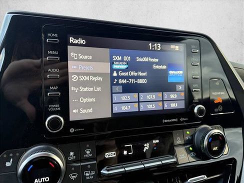 Used 2021 Toyota Highlander XLE image 19