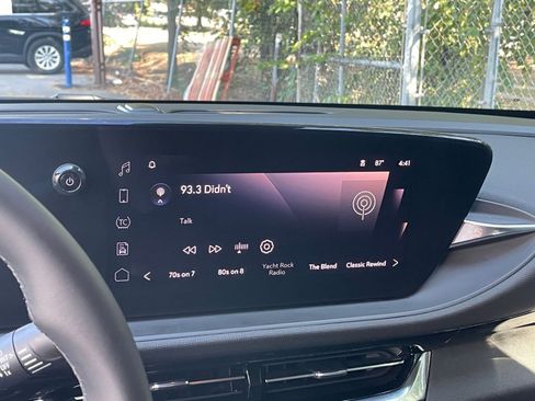 Used 2025 Buick Envista Sport Touring image 21