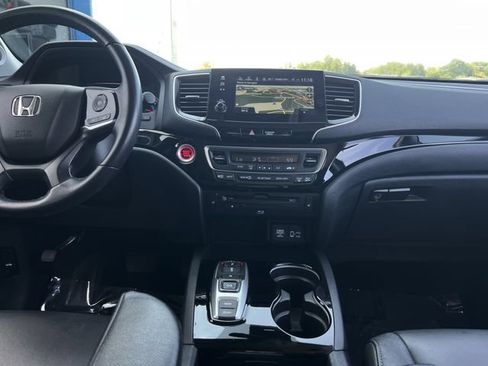 Used 2020 Honda Pilot Touring image 15
