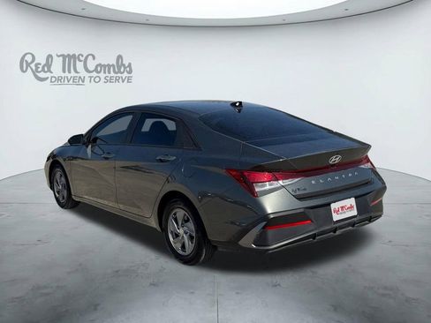 New 2026 Hyundai Elantra SE image 3