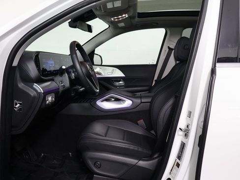 Used 2024 Mercedes-Benz GLE 450 4MATIC w/ Winter Package image 10