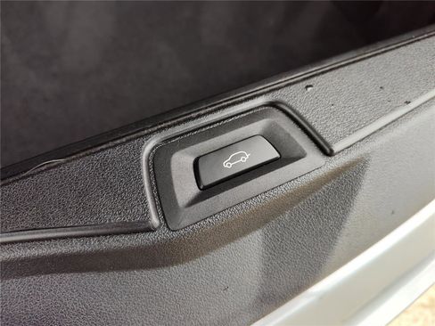 Certified 2025 BMW X5 xDrive40i image 8