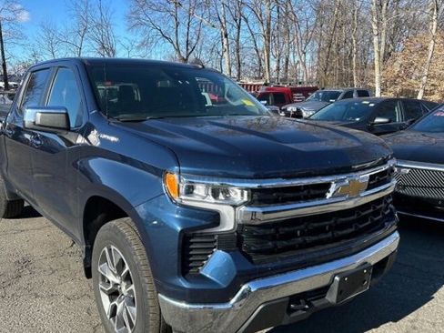 Used 2022 Chevrolet Silverado 1500 LT image 2