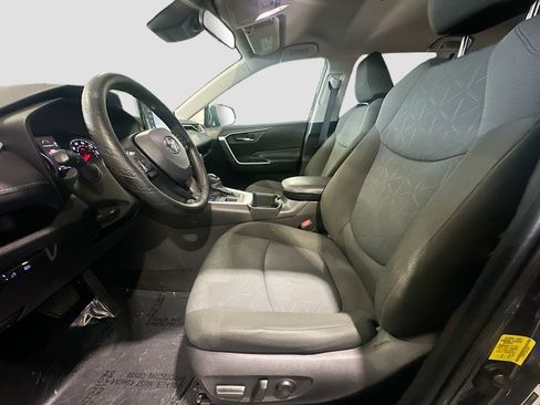 Used 2022 Toyota RAV4 XLE AWD/4WD image 20