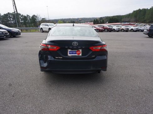 Used 2020 Toyota Camry LE image 18