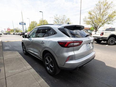 Certified 2023 Ford Escape ST-Line Select AWD/4WD image 5