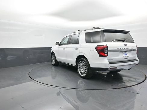 Certified 2024 Ford Expedition Limited image 5