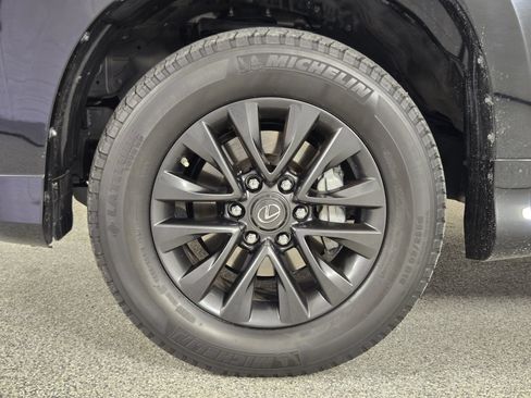 Used 2023 Lexus GX 460 Premium w/ Premium Package AWD/4WD image 13
