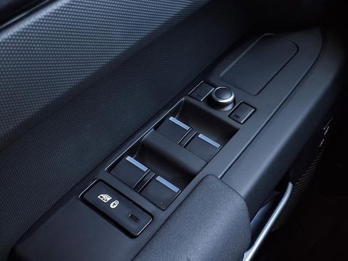 Used 2020 Land Rover Defender 110 S image 24