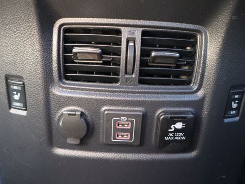 Used 2023 Nissan Titan Platinum Reserve w/ Moonroof Package AWD/4WD image 33