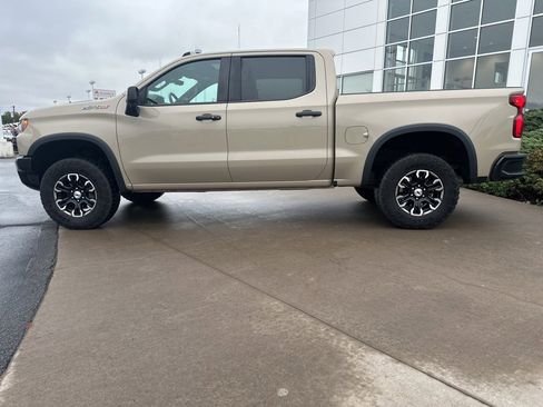 Used 2022 Chevrolet Silverado 1500 ZR2 w/ Technology Package image 8