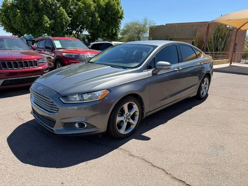 Used 2013 Ford Fusion SE FWD image 1