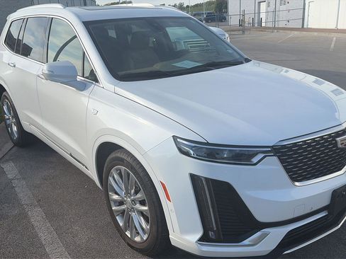 Used 2024 Cadillac XT6 Premium Luxury w/ Platinum Package image 2