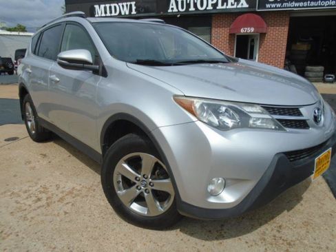 Used 2015 Toyota RAV4 XLE AWD/4WD image 2