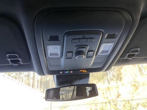 Used 2024 Chevrolet Tahoe Z71 w/ Luxury Package image 32