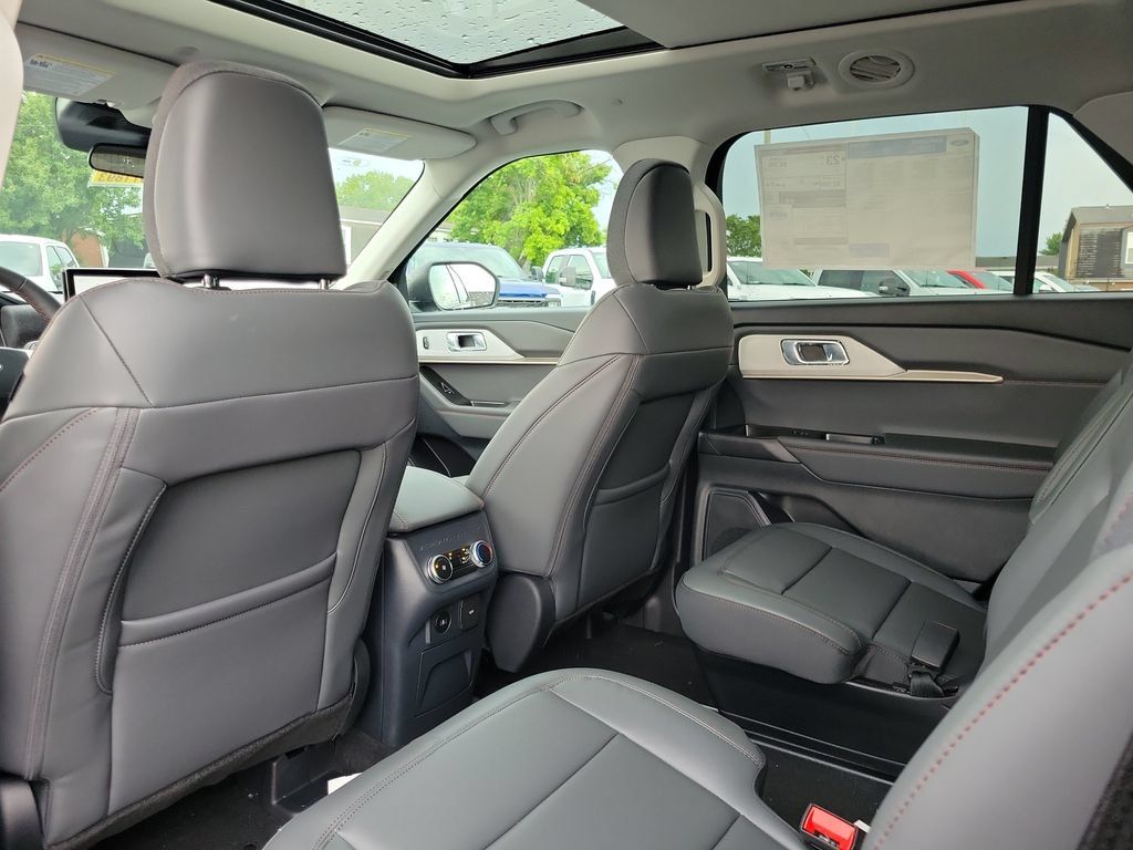 New 2026 Ford Explorer Active w/ Active Comfort Package AWD/4WD image 16