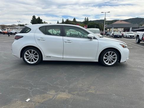 Used 2013 Lexus CT 200h w/ Premium Pkg w/Navigation image 6