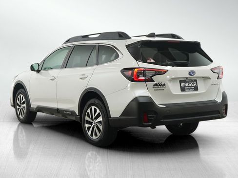 Used 2020 Subaru Outback Premium image 3