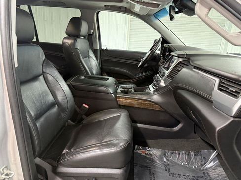 Used 2018 Chevrolet Suburban LT AWD/4WD image 44
