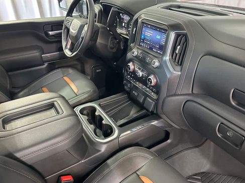 Used 2022 GMC Sierra 2500 AT4 w/ AT4 Premium Plus Package AWD/4WD image 17
