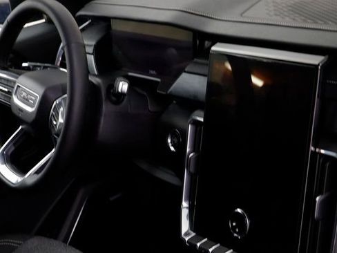 Used 2025 GMC Acadia Elevation image 23