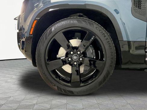 Used 2025 Land Rover Defender 110 X-Dynamic SE image 34