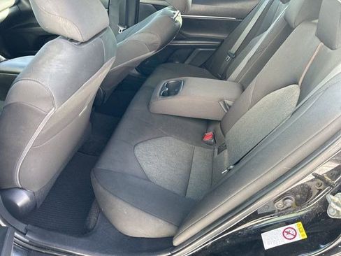 Used 2019 Toyota Camry L image 37
