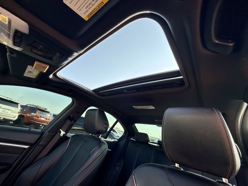 Used 2018 BMW 330i Sedan RWD image 16