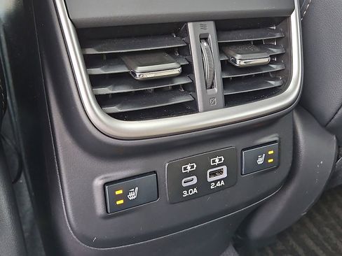 Certified 2025 Subaru Outback Limited image 30