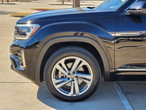 Used 2024 Volkswagen Atlas Cross Sport SEL R-Line image 8