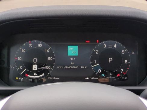 New 2026 Land Rover Discovery Limited Edition image 35