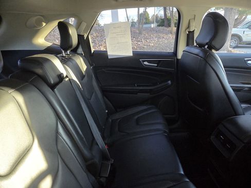 Used 2018 Ford Edge Titanium image 17