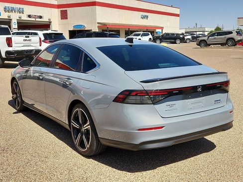 Used 2023 Honda Accord Sport image 3