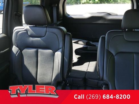Used 2024 Jeep Grand Cherokee L Limited AWD/4WD image 36