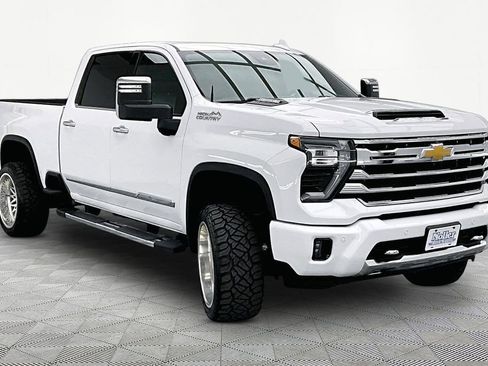 Used 2024 Chevrolet Silverado 2500 High Country AWD/4WD image 12