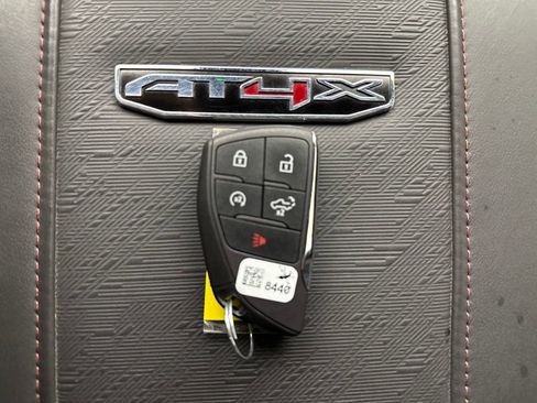 Used 2025 GMC Sierra 2500 AT4X image 35