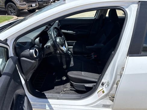 Used 2022 Nissan Versa S FWD image 19