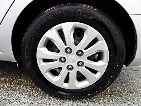 Used 2013 Kia Forte EX FWD image 18