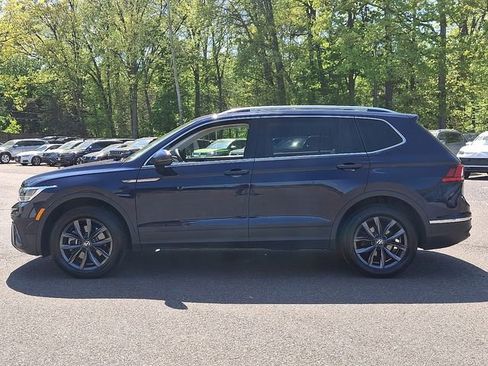 Used 2023 Volkswagen Tiguan SE w/ Panoramic Sunroof Package AWD/4WD image 6