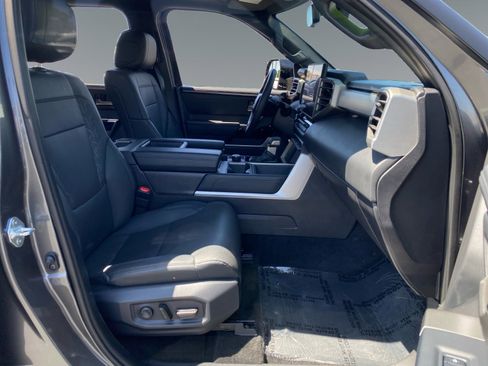 Used 2025 Toyota Tundra Limited AWD/4WD image 15