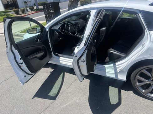 Used 2015 Chrysler 200 S w/ Comfort Group FWD image 7