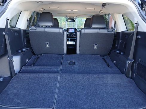 Certified 2023 Toyota Highlander XLE image 61