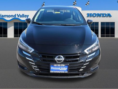 Used 2025 Nissan Versa SV image 2