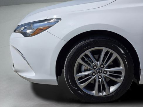 Used 2017 Toyota Camry SE image 27