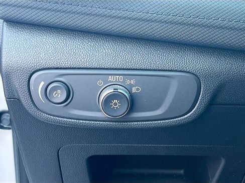 Used 2024 Chevrolet TrailBlazer LT w/ Convenience Package AWD/4WD image 10