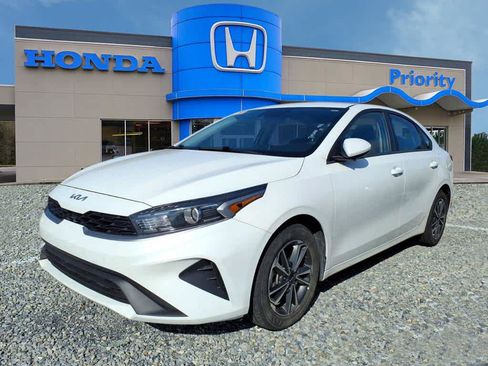Used 2024 Kia Forte LXS FWD image 1